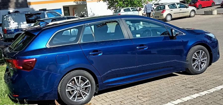 Toyota Avensis cena 44000 przebieg: 163000, rok produkcji 2016 z Warszawa małe 29